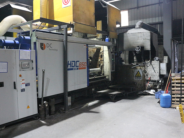 錦宏峰650T壓鑄機